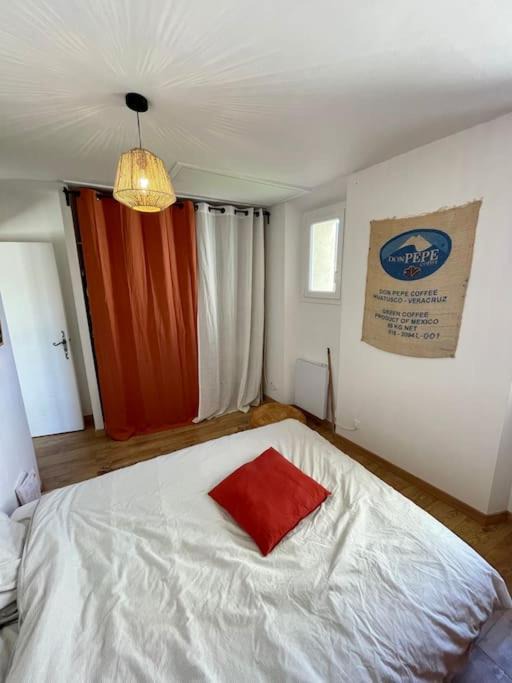 Photo of Bedroom in Cabrieres-dʼAigues