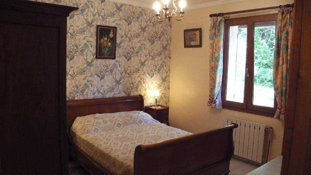Photo of Bedroom in Bauduen