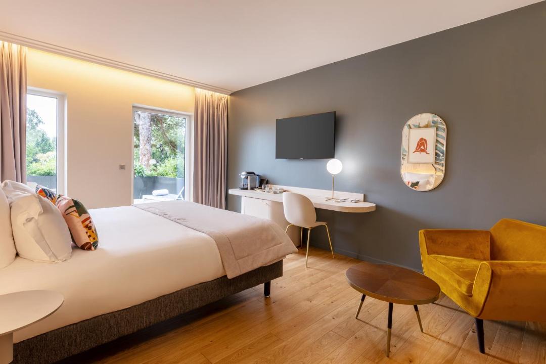 Photo of Bedroom in Mandelieu-La-Napoule