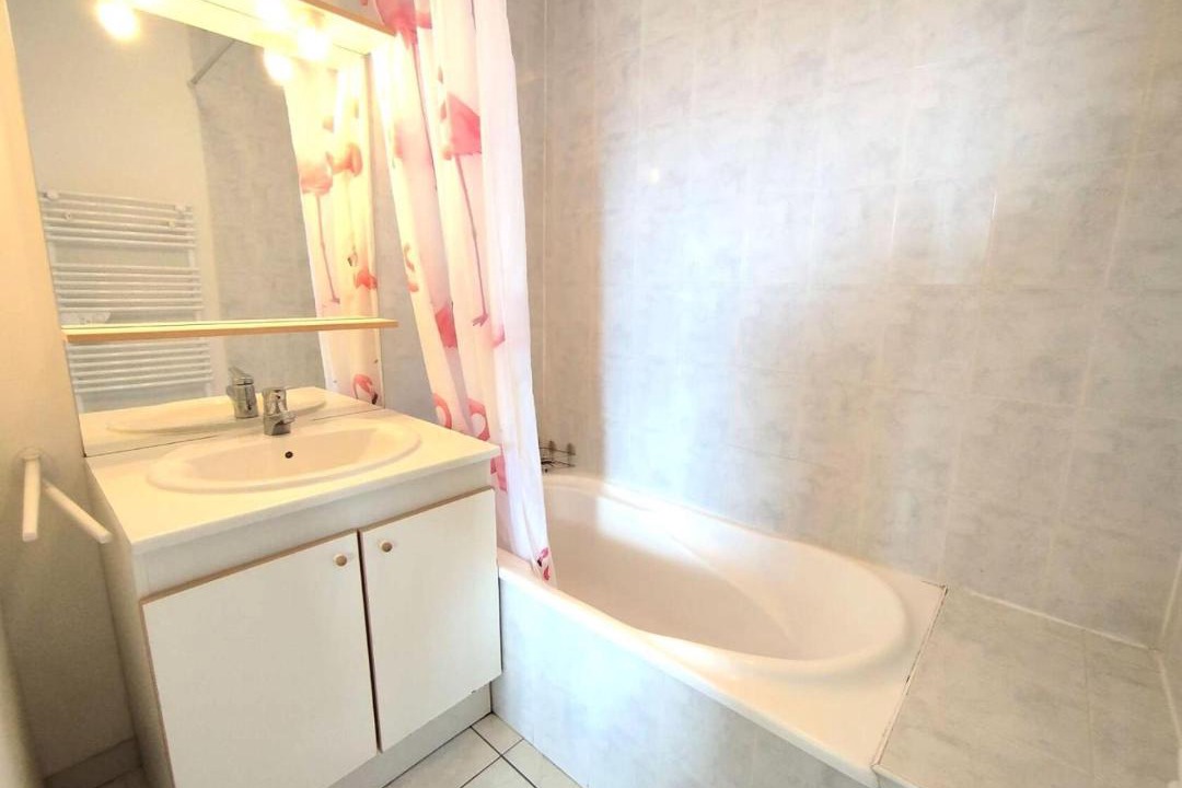Photo of Bathroom in Reallon