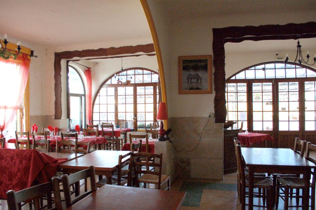 Photo of Others in Albaron