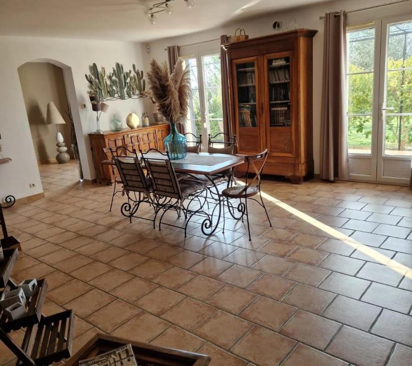 Photo of Others in Albaron