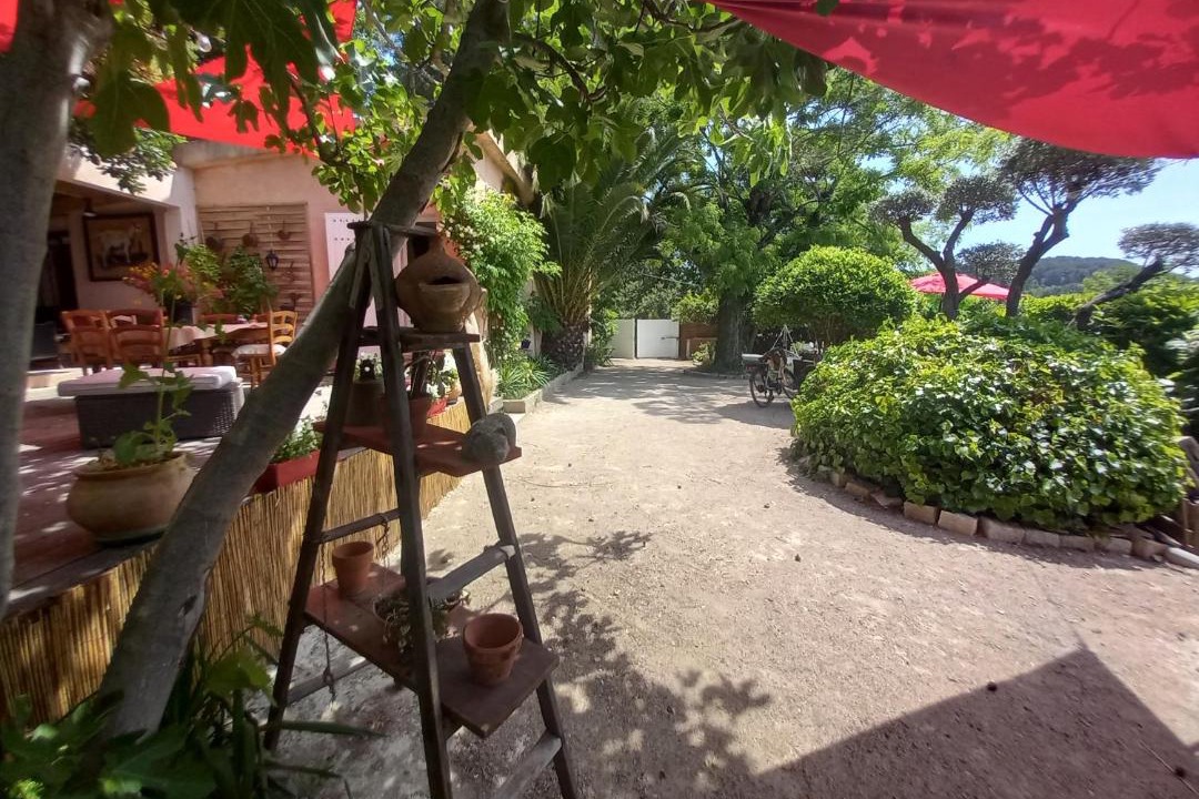 Photo of Others in Eguilles