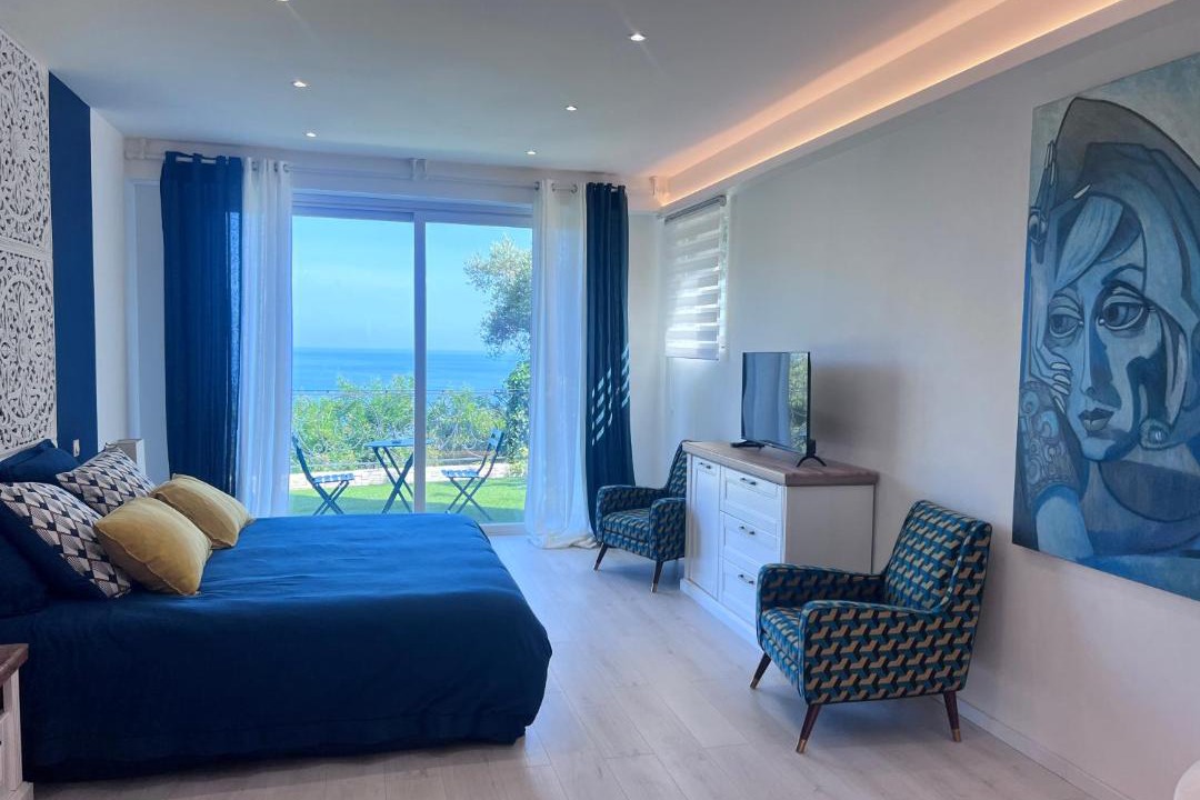 Photo of Livingroom in Eze
