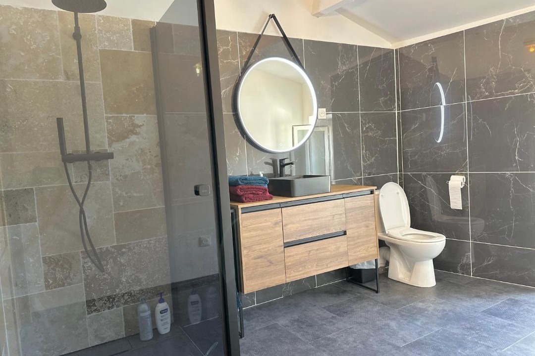 Photo of Bathroom in Les Baux-de-Provence