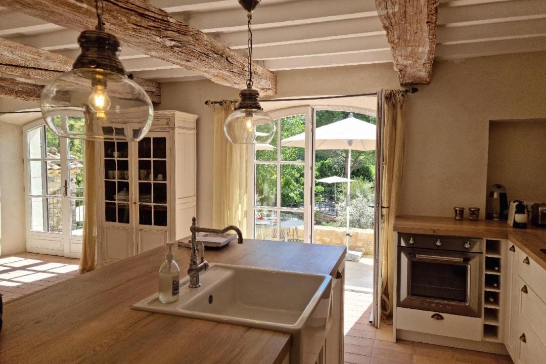 Photo of Kitchen in Saint-Martin-de-Castillon