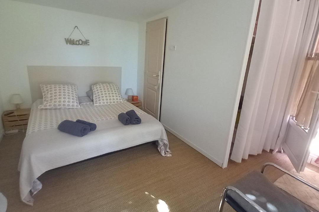 Photo of Bedroom in Eguilles