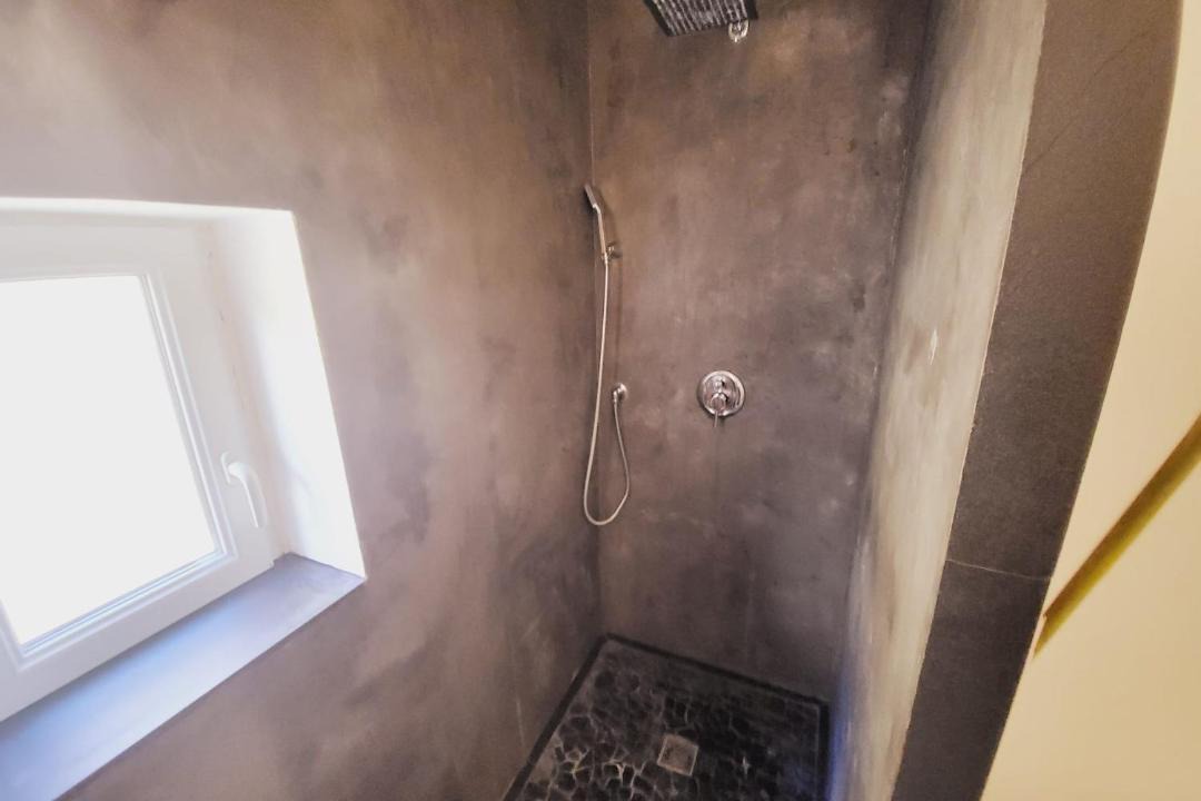 Photo of Bathroom in Avignon City Centre
