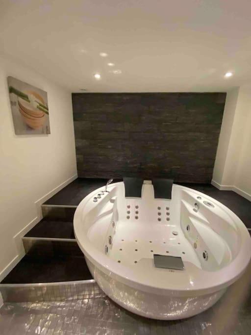 Photo of Bathroom in 8th Arrondissement