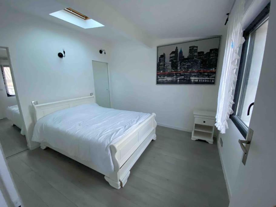 Photo of Bedroom in 8th Arrondissement