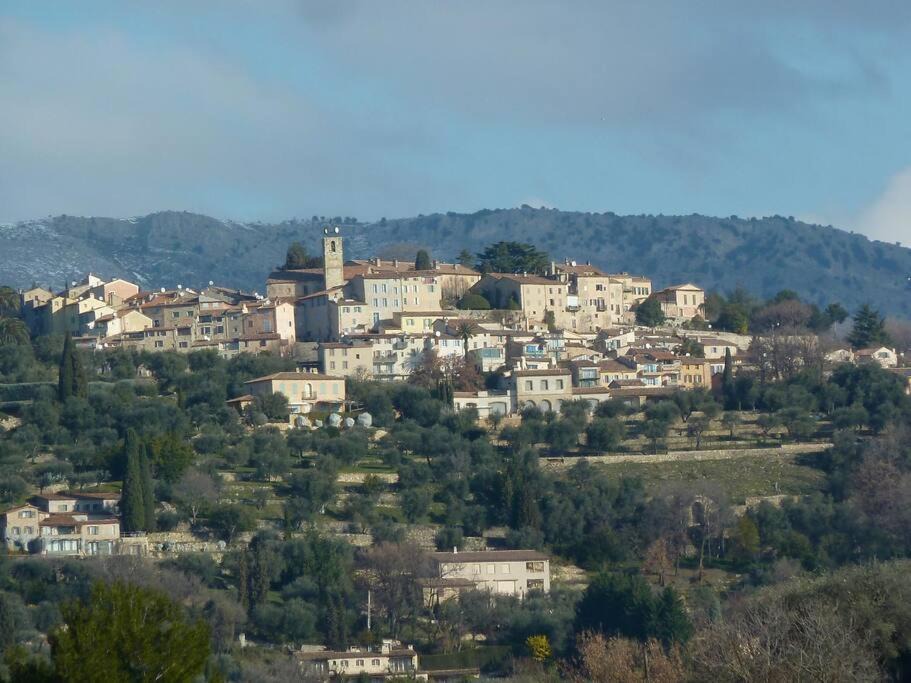 Photo of Buildings in Chateauneuf-Grasse