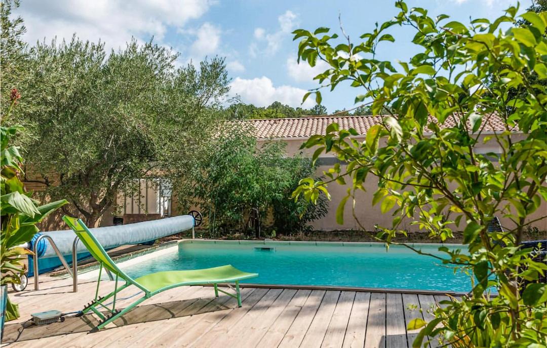 Photo of Outdoor in Saint-Quentin-la-Poterie