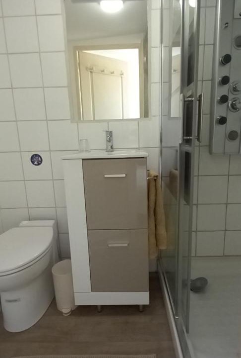 Photo of Bathroom in Eguilles