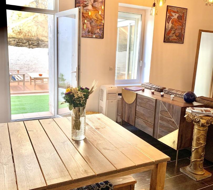 Photo of Livingroom in Saint-Lambert