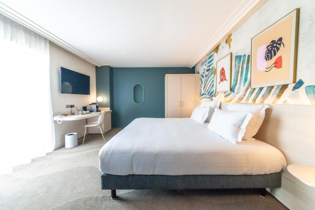 Photo of Bedroom in Mandelieu-La-Napoule
