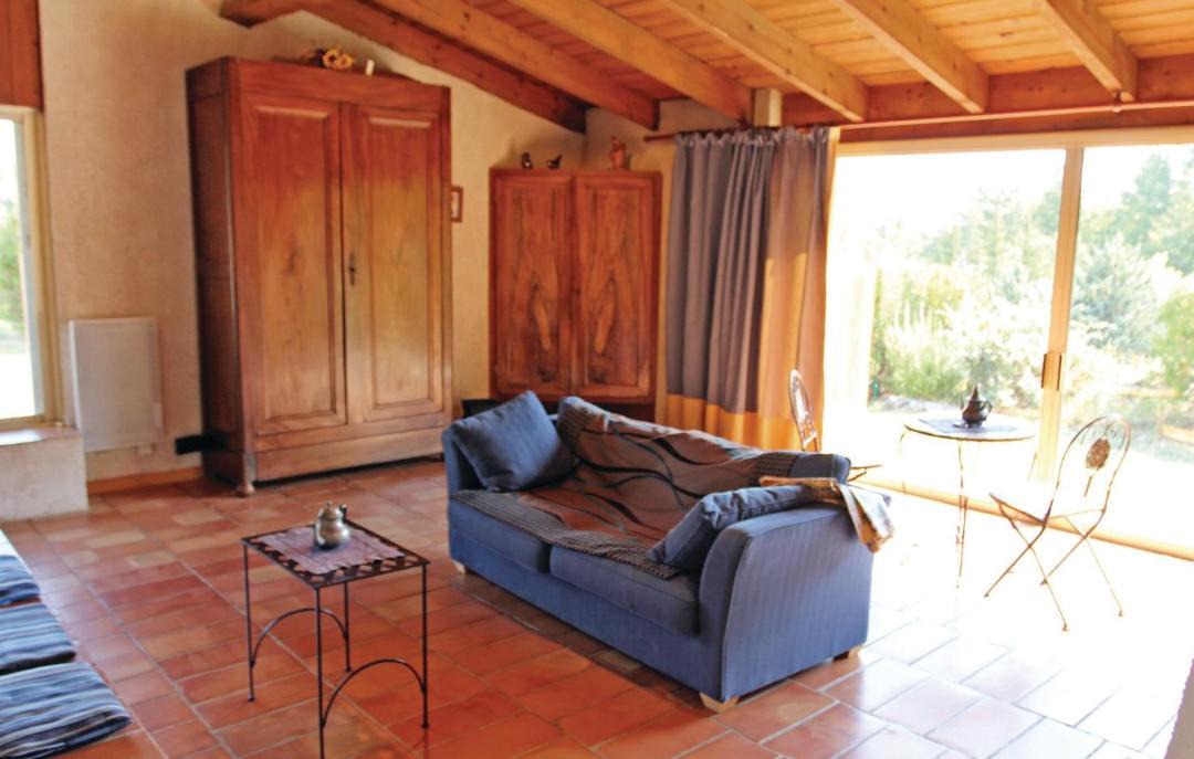 Photo of Livingroom in Mallefougasse-Auges
