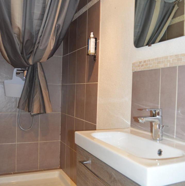 Photo of Bathroom in Arles