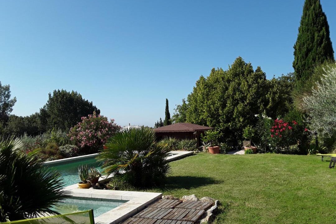 Photo of Others in Vaugines