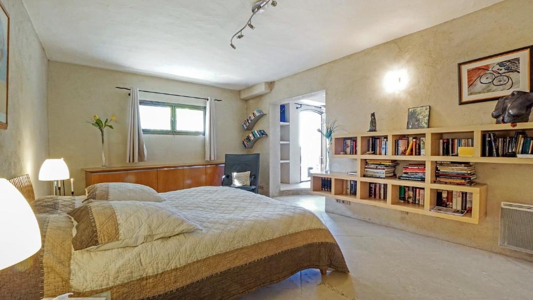 Photo of Bedroom in Les Baux-de-Provence