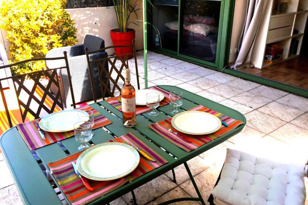 Photo of Patio Balcony in St.-Remy-de-Provence