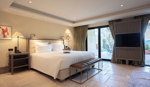 Suite (Calista)