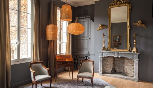 Suite (Naples)