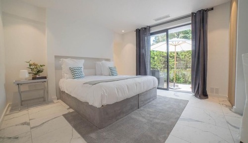 Double Room (Prestige)