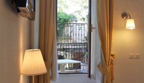 Standard Double Room (Seuil)