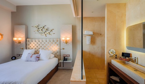 Deluxe Room, Partial Sea View