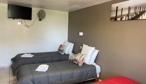 Family Room, Ensuite, City View