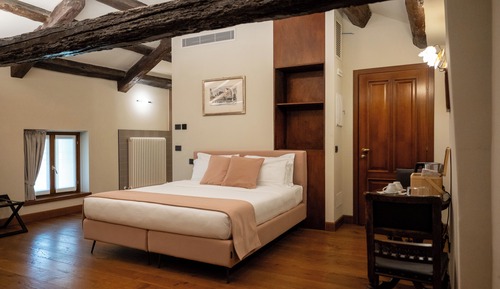Superior Room, City View