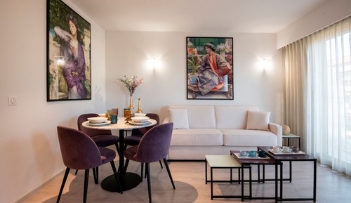 Deluxe Apartment