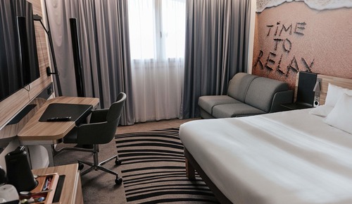Classic Room, 1 Queen Bed with Sofa bed