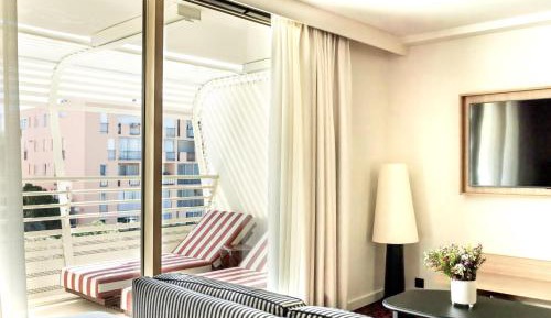 King Room with Sofa Bed