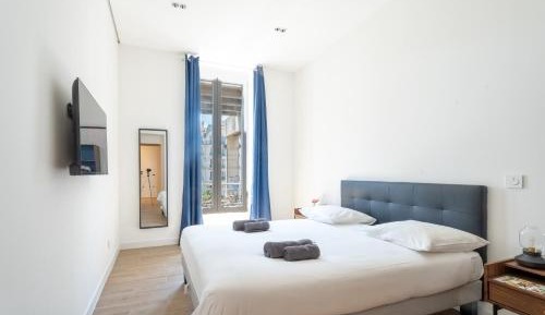 Standard Double Room with Shared Bathroom