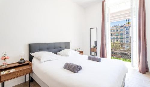 Standard Double Room with Shared Bathroom