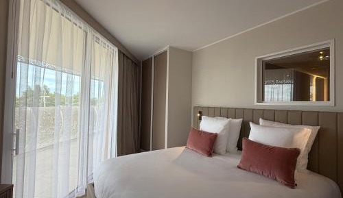 Studio Apartment with King Bed