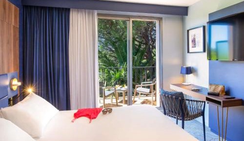 Privilege Double Room with Balcony and Garden View