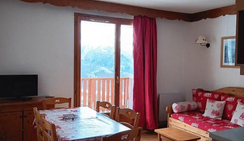 Apartment (6 Adults)