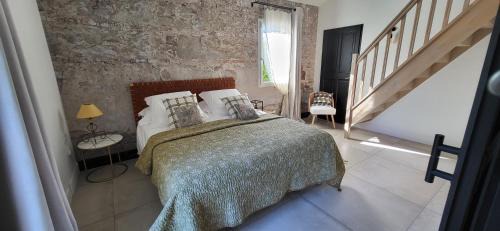 Queen Room with Garden View