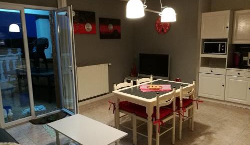 Apartment with Garden View