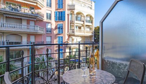 One-Bedroom Apartment with Balcony