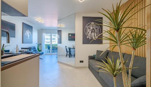 One-Bedroom Apartment
