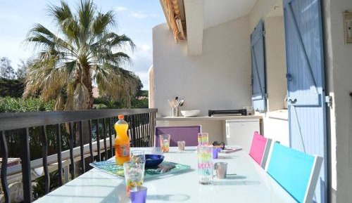 One-Bedroom Apartment with Balcony