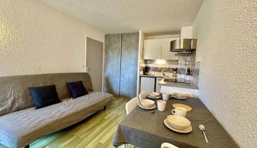 One-Bedroom Apartment with Balcony