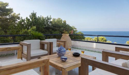 Villa - Beach Front