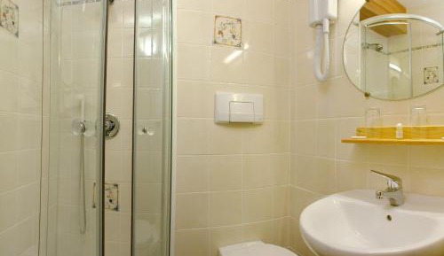 Classic Double Room with Shower