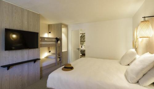 Deluxe Room with Double Bed and Bunk Beds