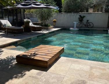 Apartment with Pool View 