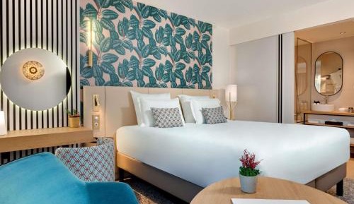 Deluxe King Room